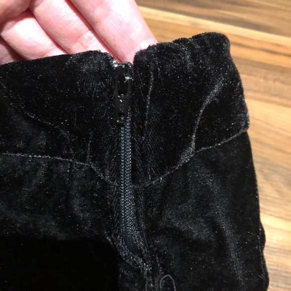 Zara basic velvet shorts gold zip closure - Picture 3 of 4